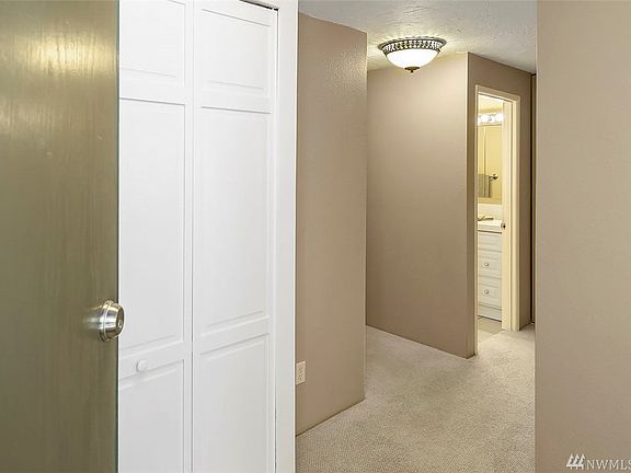 3rd image of 3730 Lake Washington Blvd SE #1C