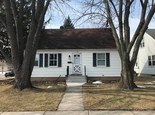 153 S John St, Neenah, WI 54956