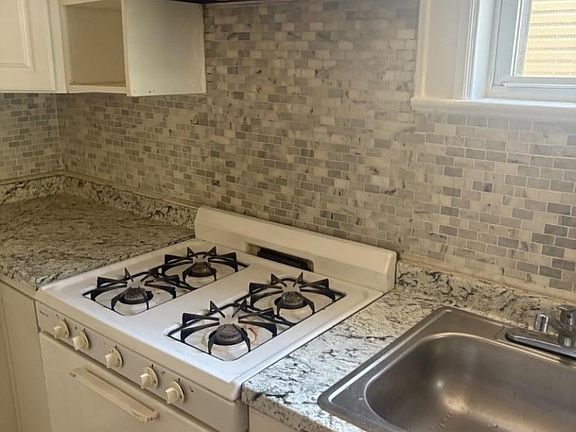 5th image of 407 Chilton St
