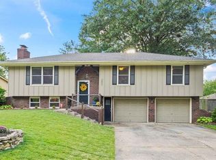 2407 NW 5th St, Blue Springs, MO 64014
