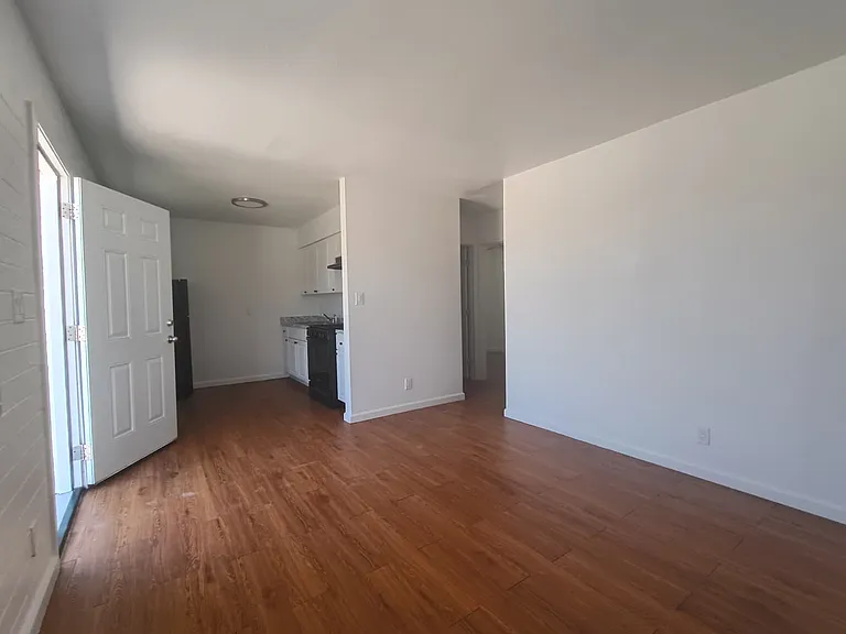 6423 S 10th St #10 — Photo 7