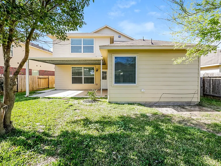 214 Crosby Village Dr — Photo 17
