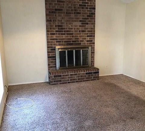 3rd image of 351 Somerset Pl