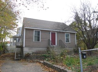 2 Moore St, Kittery, ME 03904