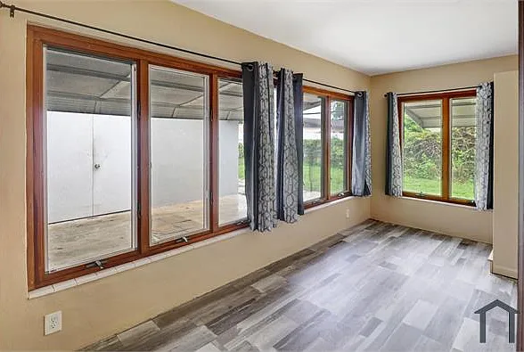 1601 SW 46th Ave — Photo 18