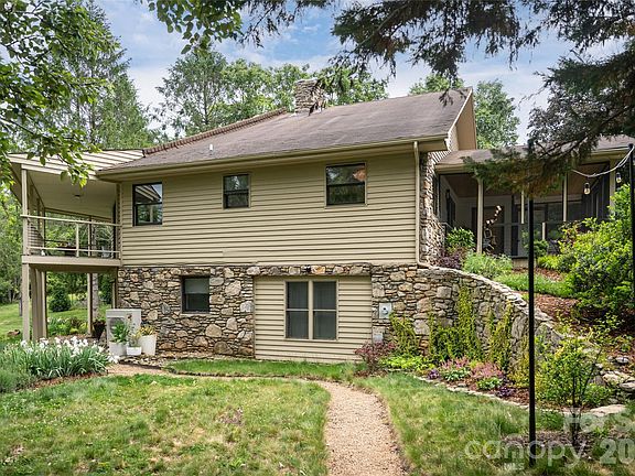 5th image of 56 Donna Ln #58