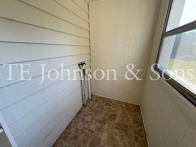 6190 Vance Rd — Photo 11