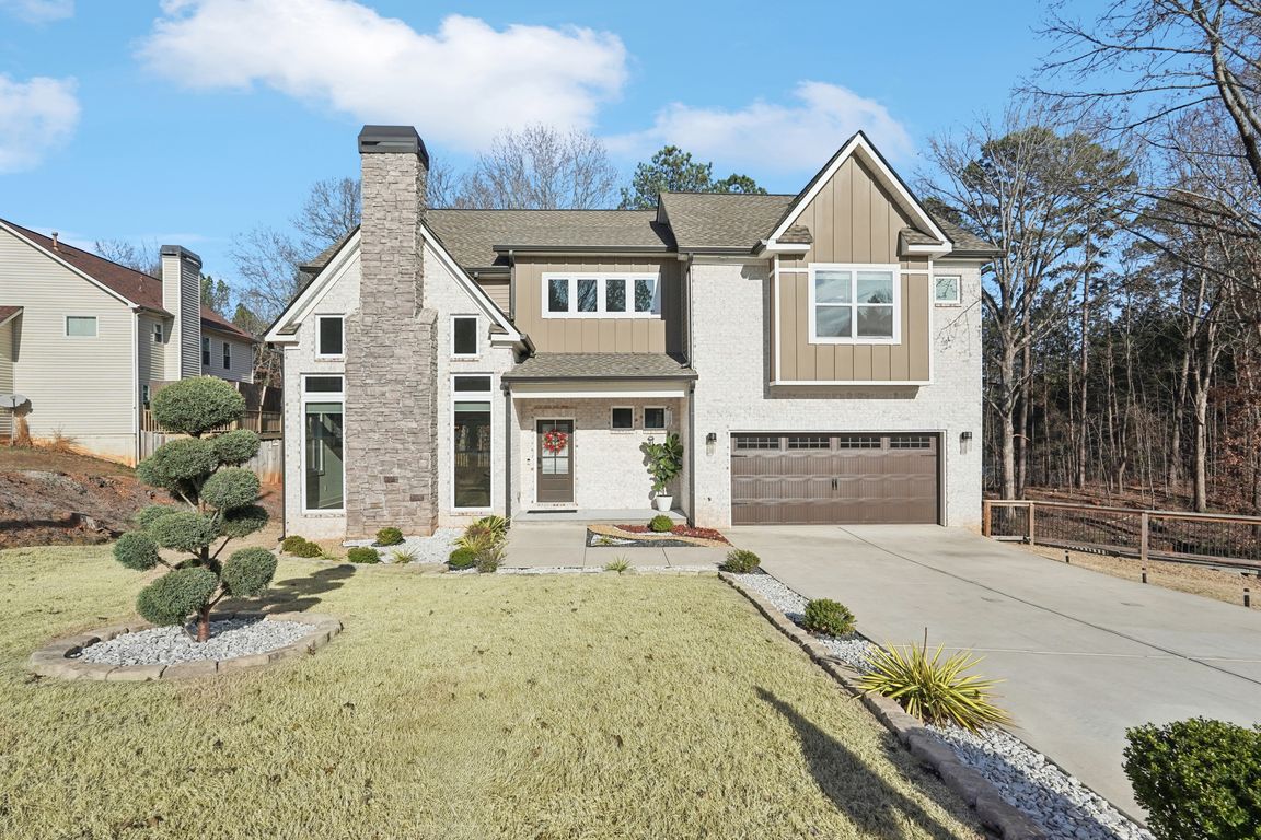 Eagle Glen Dr-S2102-001.jpg