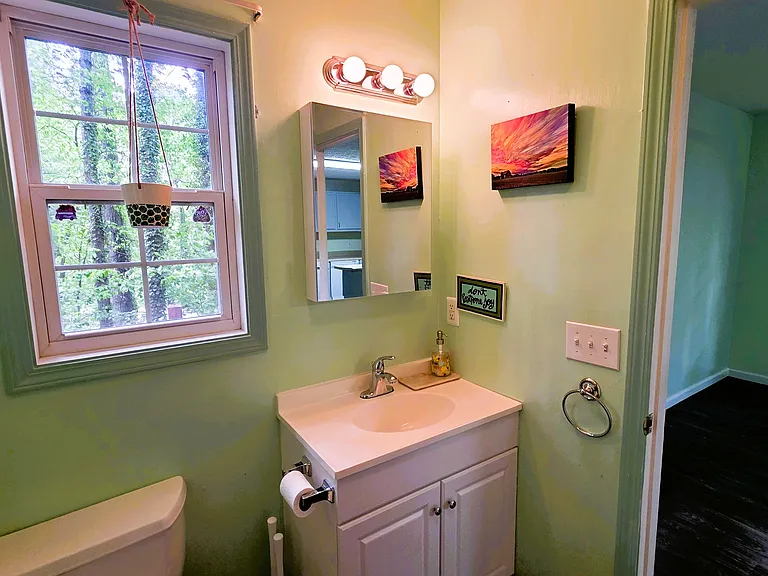 90 Taylor Ave — Photo 9