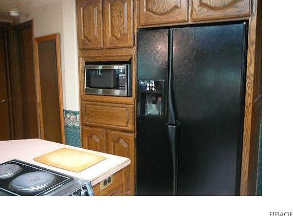3rd image of 28493 Warner Ct