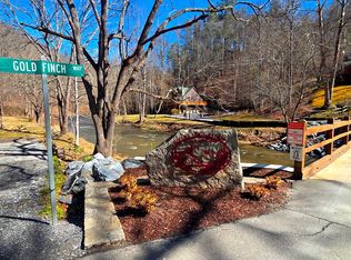 115 Fragrant Pine Dr, Waynesville, NC 28785