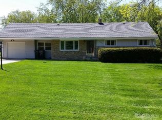 2501 S Ronke Ln, New Berlin, WI 53151