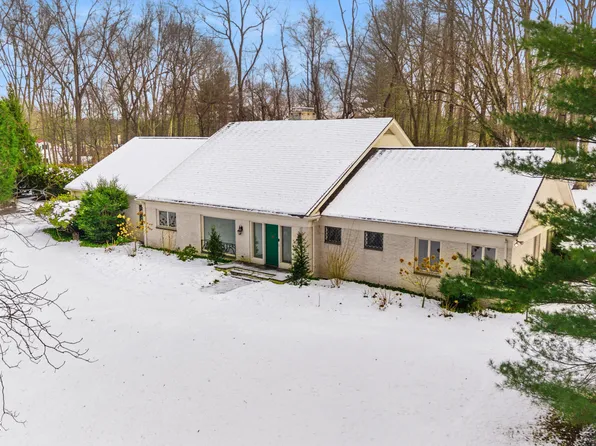 31 Duncan Dr, Greenwich, CT 06831