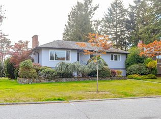 1723 Taylor St, Saanich, BC V8R 3E7