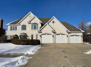 3592 Monarch Cir, Naperville, IL 60564