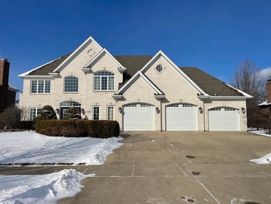 3592 Monarch Cir, Naperville, IL 60564