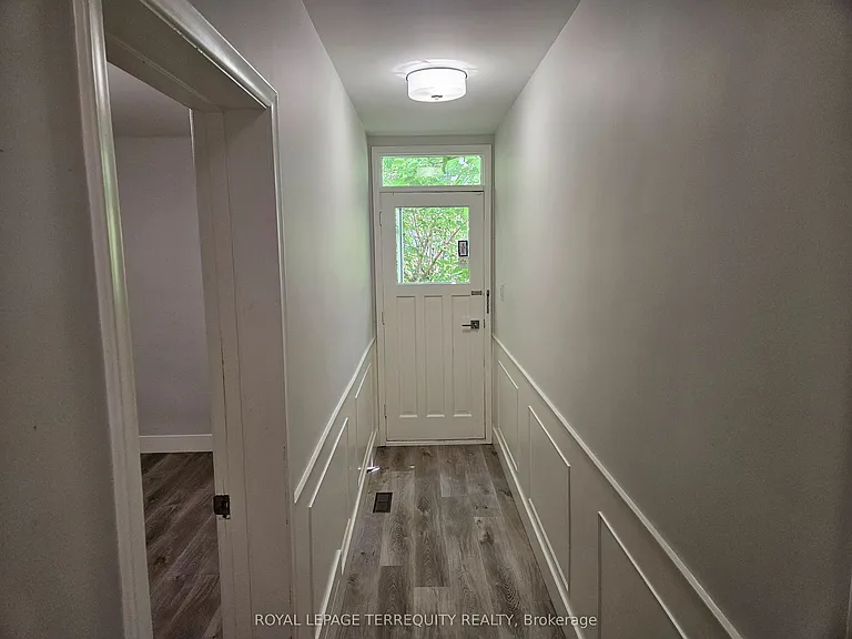 2067 Obeck Cres — Photo 46