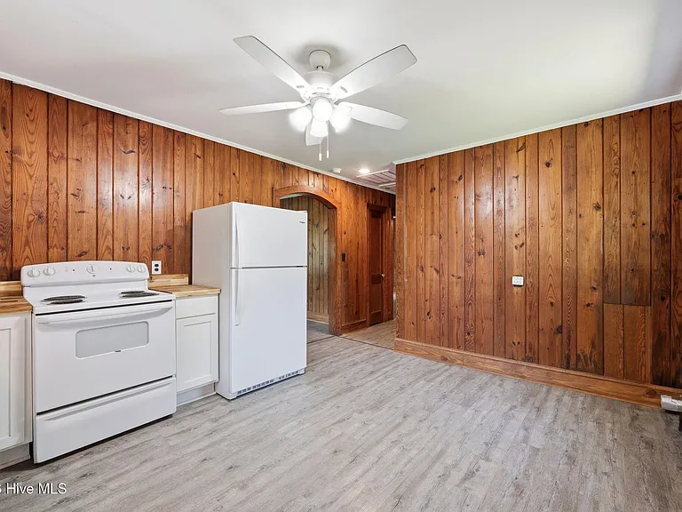 114 Pineview St — Photo 9