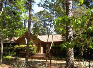 302 Greenbriar Trl, Holly Lake Ranch, TX 75765