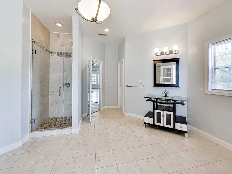 5713 Eads St NE — Photo 26