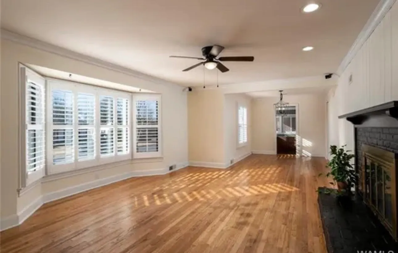 3 bed, 1928 sqft, $2,450 — Photo 4