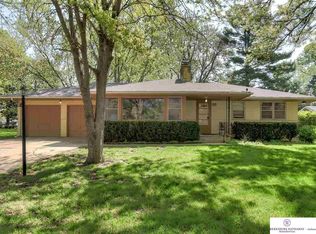 4407 Crestline Dr, Omaha, NE 68134