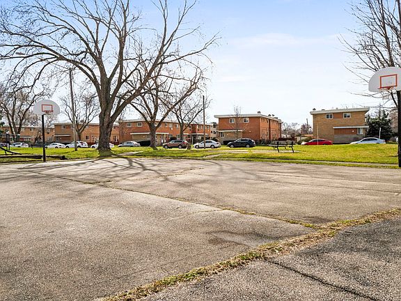 5th image of 9660 Lois Dr APT A