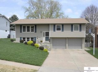 9628 Sahler St, Omaha, NE 68134