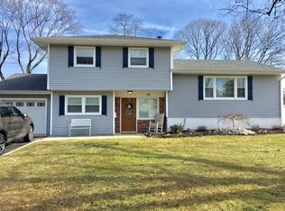 30 Sherwood Rd, Red Bank, NJ 07701