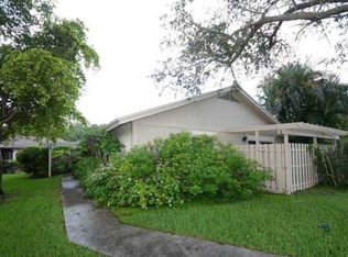 2151 Nova Village Dr, Davie, FL 33317