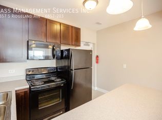 6857 S Ridgeland Ave #203, Chicago, IL 60649