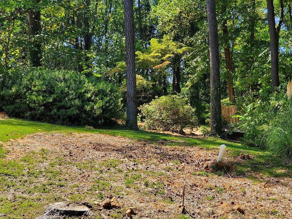 2nd image of 1165 Pine Ridge Rd NE