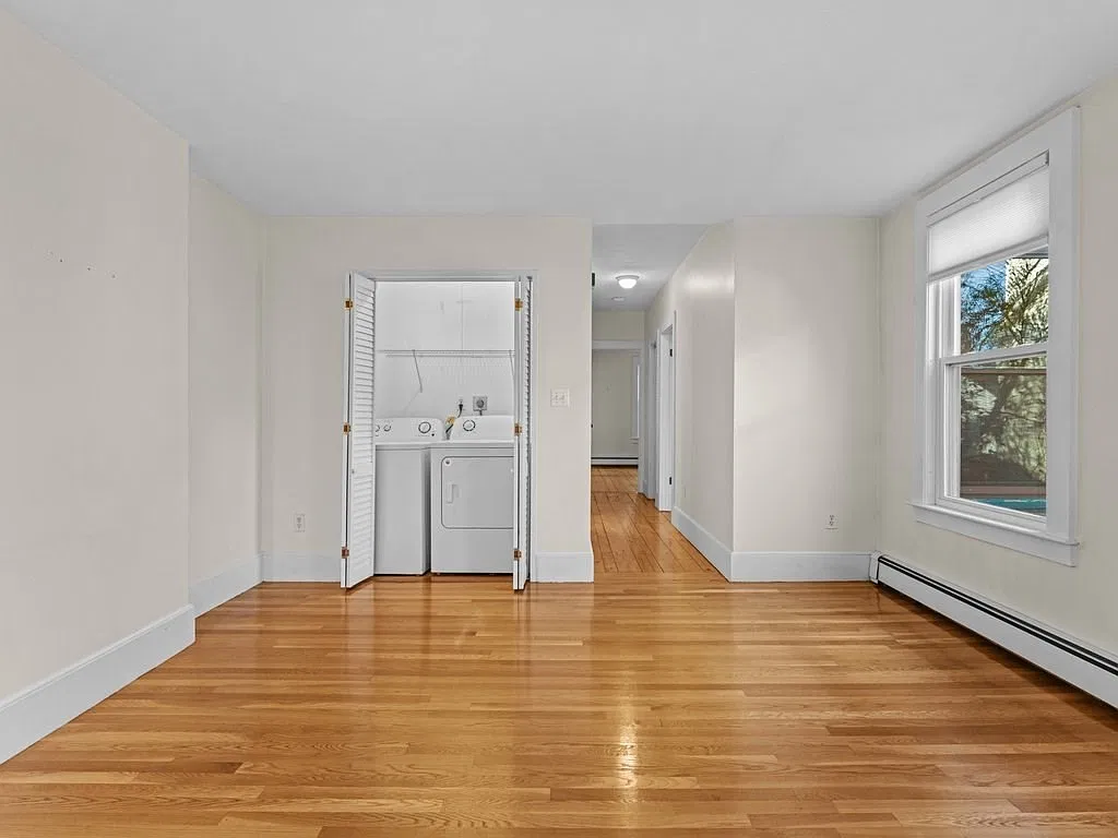 2 bed, 1.0 bath, 954 sqft, $4,000 — Photo 4