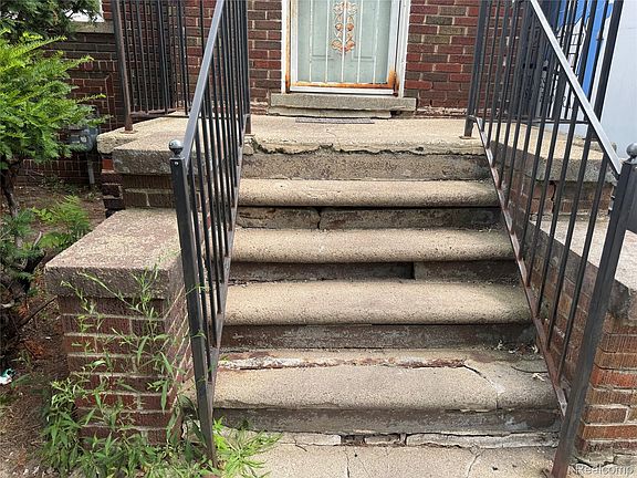 3rd image of 16536 Cheyenne St
