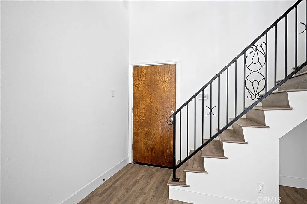 1 bed, 1.5 bath, 800 sqft, $2,000 — Photo 3