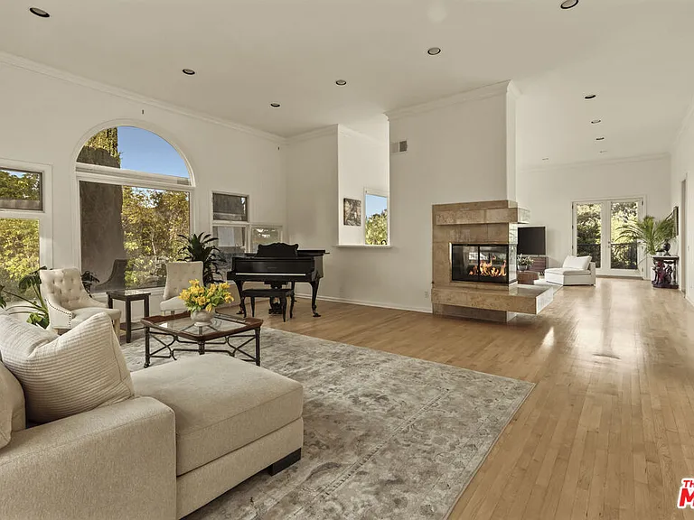 3780 1/2 Multiview Dr — Photo 11
