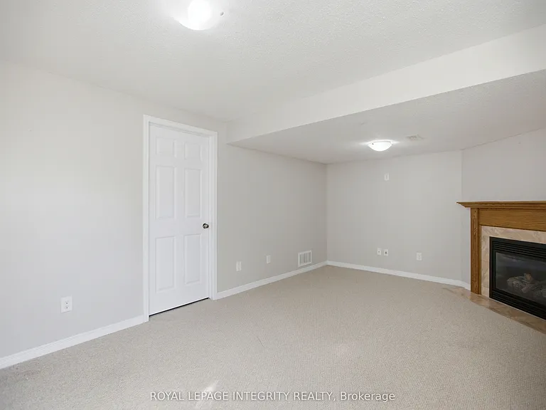 354 Rolling Meadow Cres — Photo 26