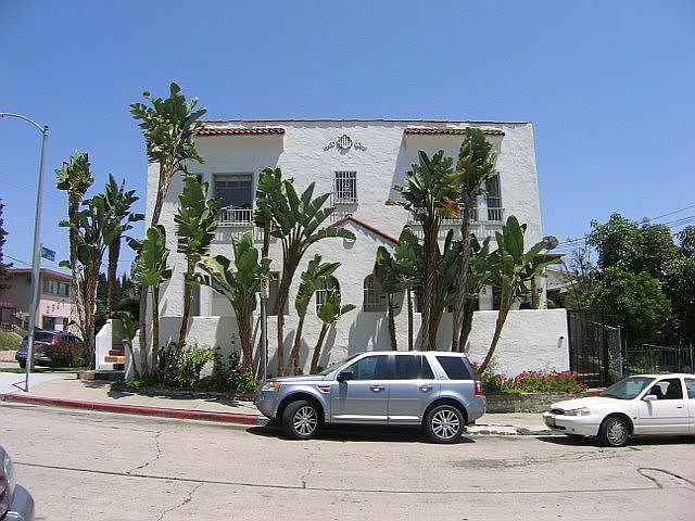 Front view along Park View