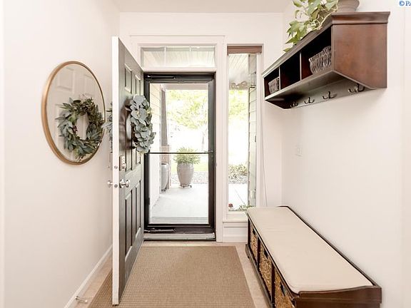 5th image of 6105 Dorchester Ct