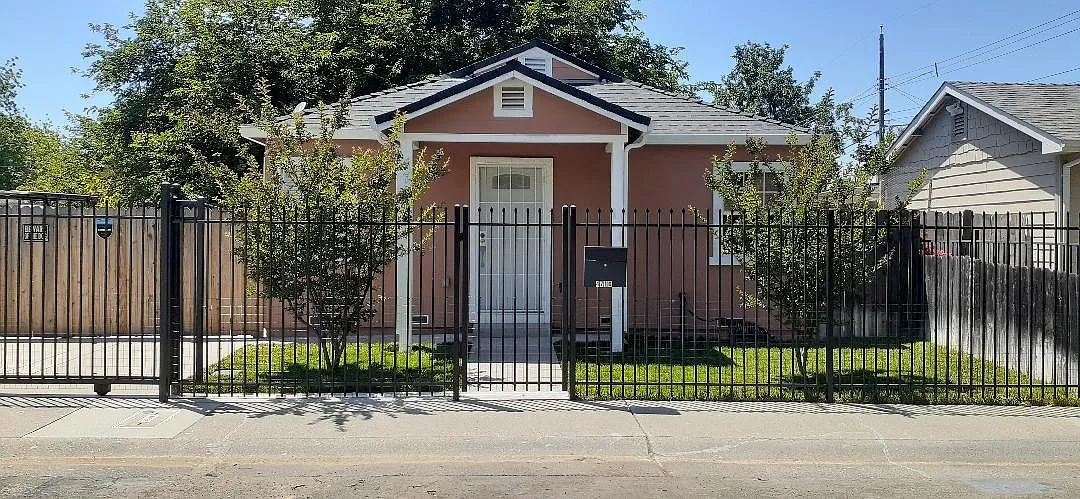 4710 36th St photo 1