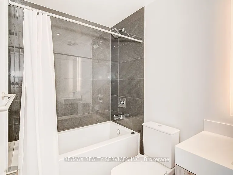 1 Yorkville Ave #2611 — Photo 19