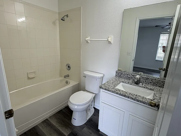 701 Cresting Oak Cir — Photo 23
