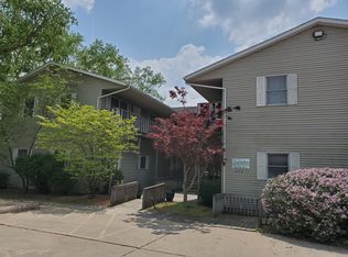 915 S Durkin Dr APT 4, Springfield, IL 62704