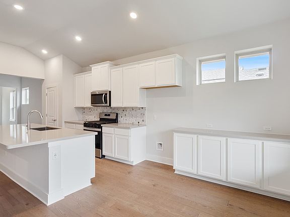 3rd image of 8608 McKamy Dr