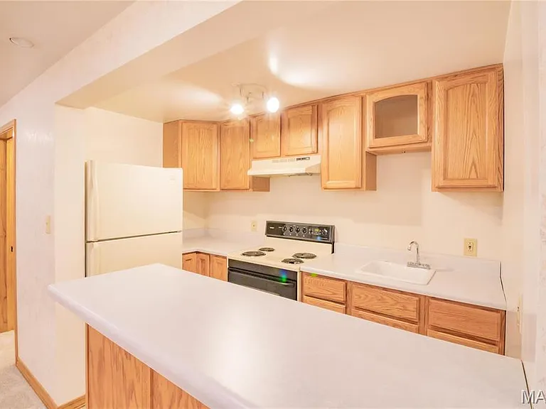 395 Statesman Ct — Photo 28