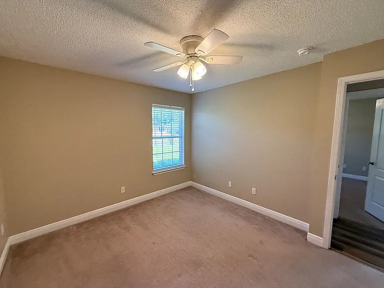 1519 Sandcliff Dr — Photo 16