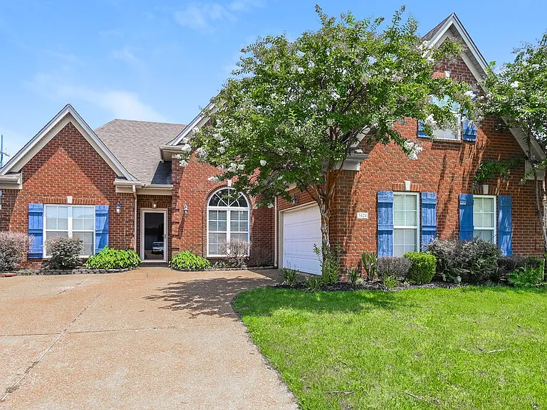 3424 Champion Hills Dr — Photo 1