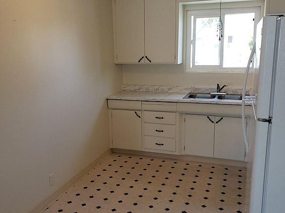 2nd image of 111 Park Ave APT B