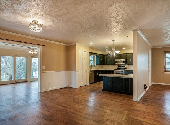 2nd image of 3600 Tyndale Ln