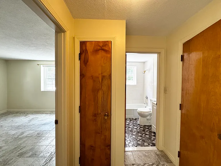 21 Franklin St #1 — Photo 5